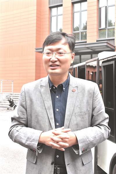 杨明